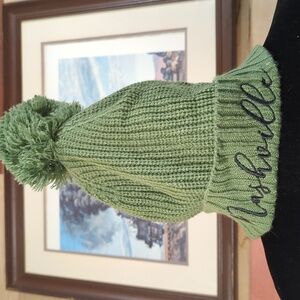 Nashville pom pom beanie